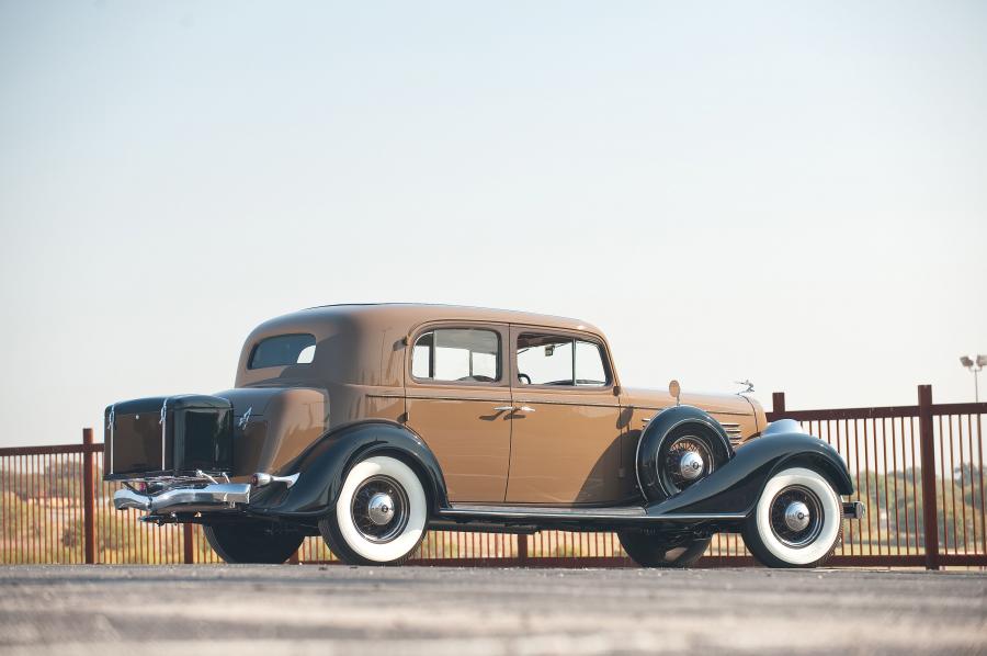  Buick Series 90 Club Sedan 1934 года  (фото 23 из 24)